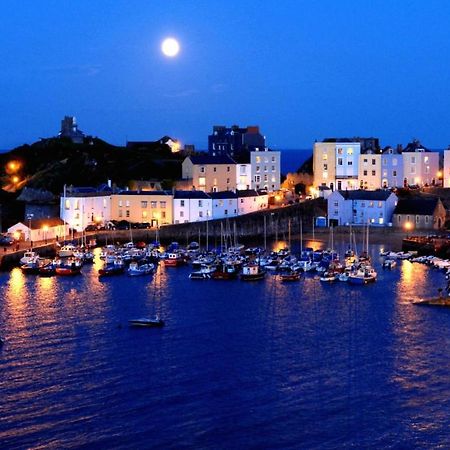 Stylish Tenby Apartment, Great Location, Parking 外观 照片
