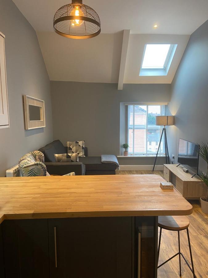 Stylish Tenby Apartment, Great Location, Parking 外观 照片