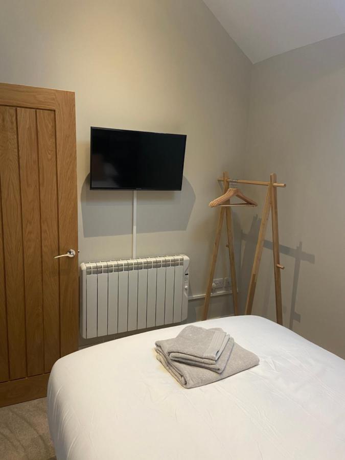 Stylish Tenby Apartment, Great Location, Parking 外观 照片